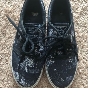 Women’s Stefan Janoski skateboarding shoes size 6Y